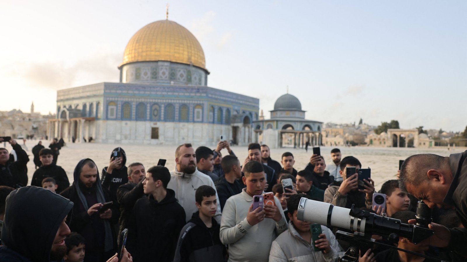 Israël sluit vijf Palestijnse mediabedrijven in Jeruzalem.