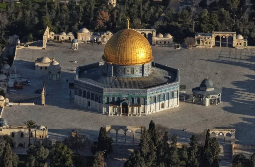 Israël verbiedt vrijdaggebed in de Al-Aqsa-moskee ondanks Purim-vieringen