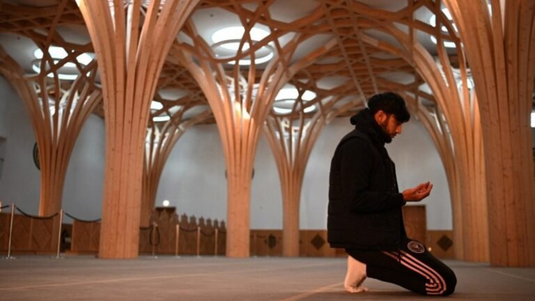 Nieuwe peiling: Britse moslims zijn trouwer dan het algemene publiek!