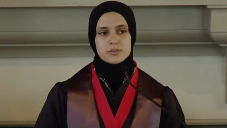 Speciaal: De enige moslimvrouw in Trump's religieuze commissie heeft ontslag genomen