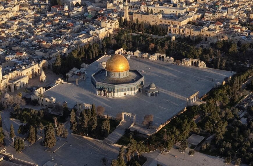 Speciaal: Israël zal de Al-Aqsa Moskee gesloten houden tijdens het Suikerfeest