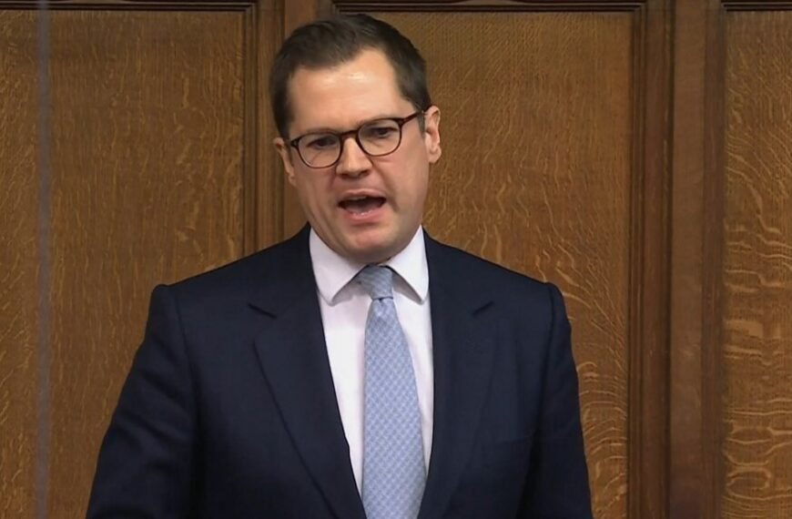 İngiltere'de İslami mahkemelerin kapatılması talebi eleştirildi