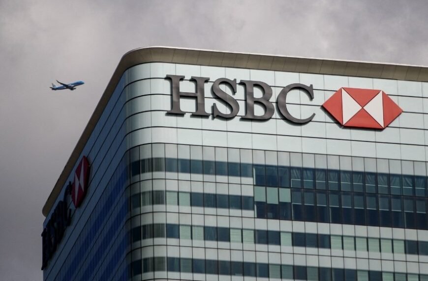 İngiltere: Müslüman hayır kuruluşlarının %40'ına banka hizmeti kesildi