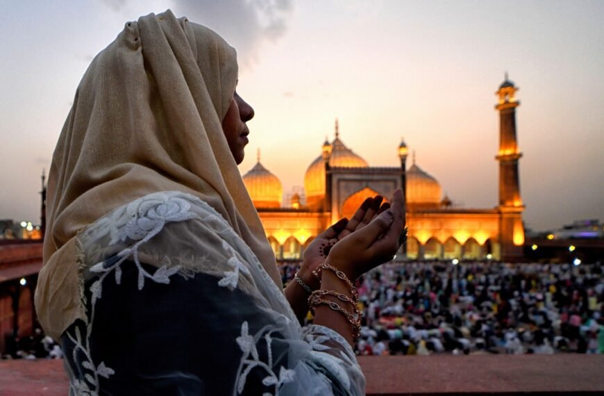 Hindistan, yeni vakıf yasasıyla anti-Müslüman arazi gaspıyla suçlanıyor