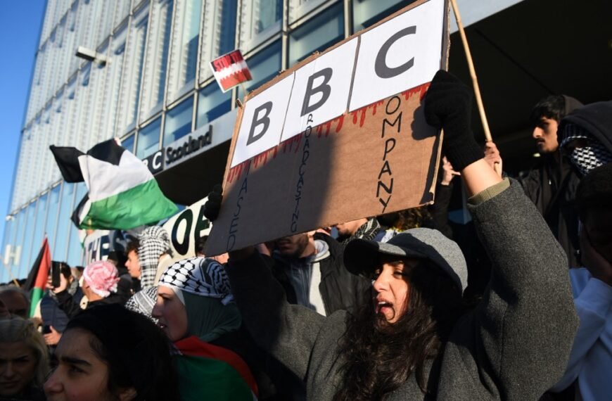 İngiltere Polisi, Gazze Üzerine BBC Yayını Protestosunda Sert Davranmakla Suçlandı
