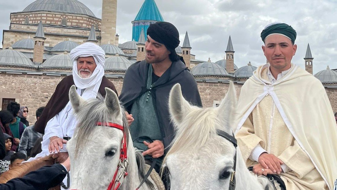 İspanya'dan Mekke'ye Ata Binen Hacılar: Ortaçağ Yolcuları gibi