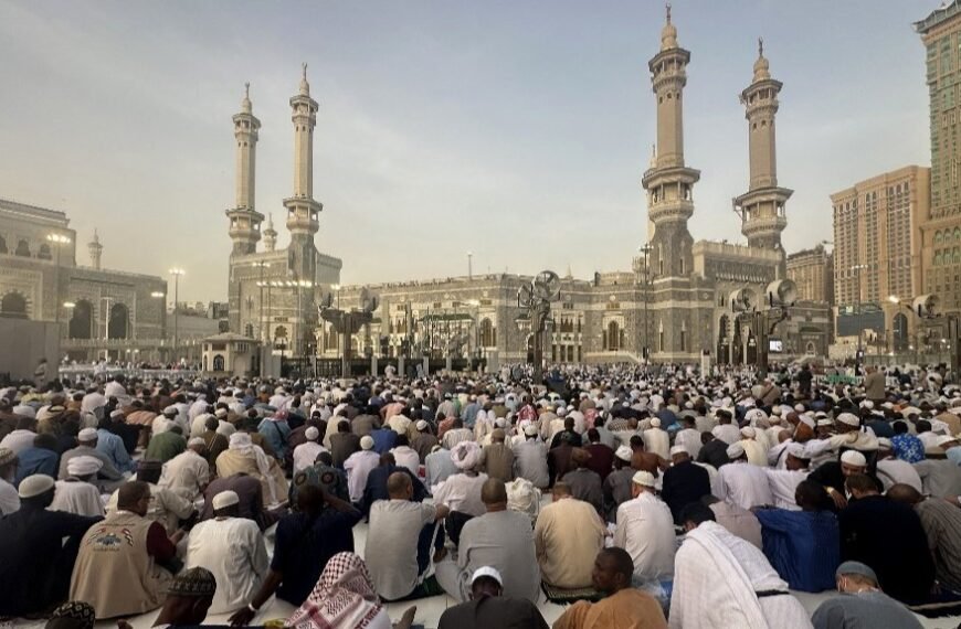 Suudi Arabistan, Hac'da sıcaklık ölümlerini önlemek için izin denetimini başlattı