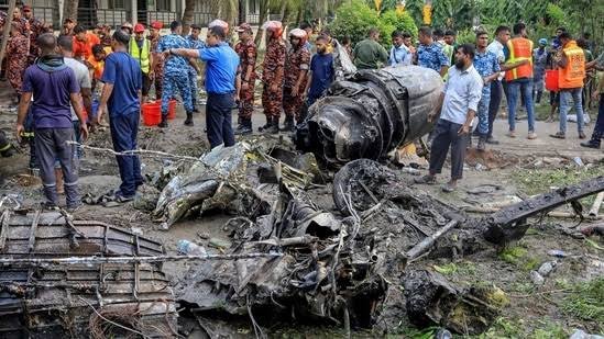 Bangladeş Hava Kuvvetleri Uçağı, Dhaka'da Üniversiteye Düştü: 19 Ölü