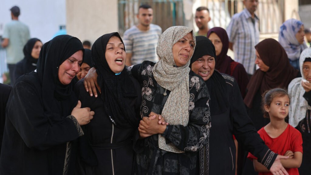Britanya'nın 'feministleri' bombaları alkışlayıp Filistinli acısını küçümsüyor