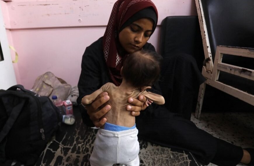 Mısır'da Gaza ablukası öfkesi polis karakolunu bastı