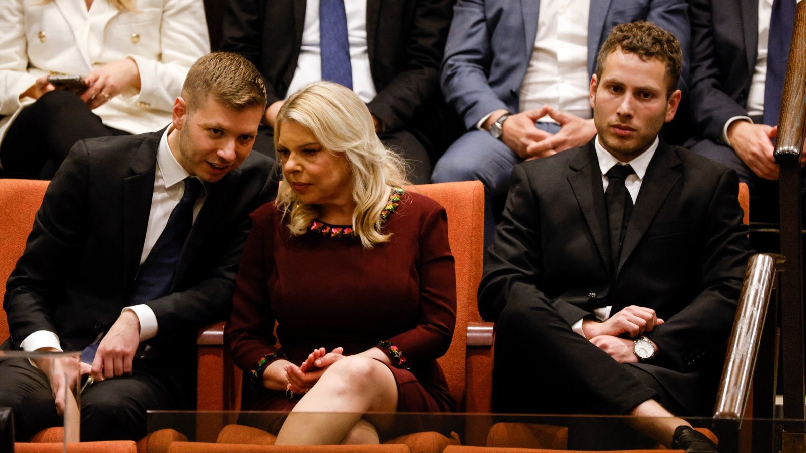 Netanyahu'nun oğlu, farklı isimle İngiltere'de daire aldı