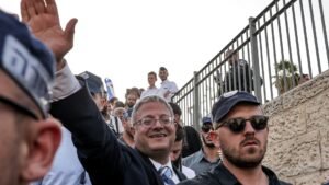 Ben Gvir, Koruma Altında, Mescid-i Aksa'ya Saldırı Düzenliyor
