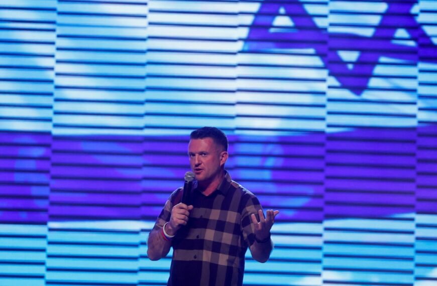 İngiltere’nin aşırı sağının İsrail’i nasıl sevmeyi öğrendiği