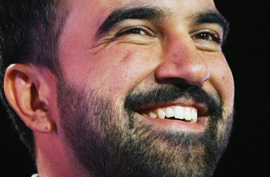 Umuttan Açlık Grevine: Zohran Mamdani'nin Yükselişi