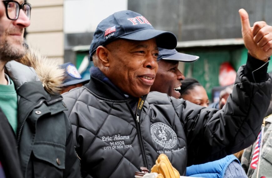 Çıkmakta Olan New York Belediye Başkanı Adams, Anti-BDS Yasasını İmzaladı