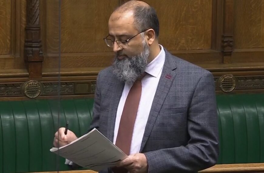 Çoğu Britanyalı Müslümanın Siyasi Evi Yok Neden?