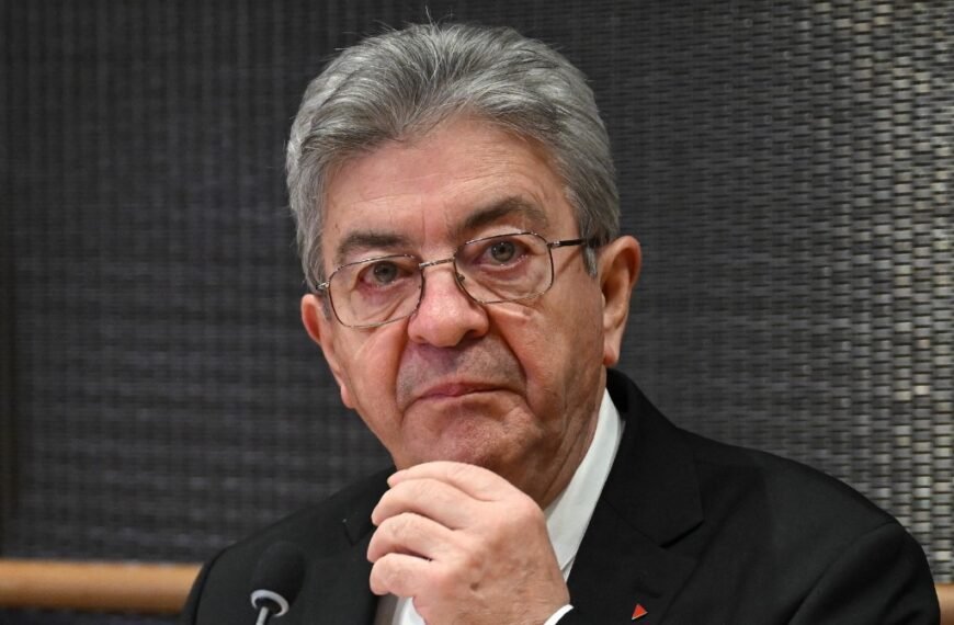 Fransa, BAE'nin hedefi oldu, diyor Mélenchon