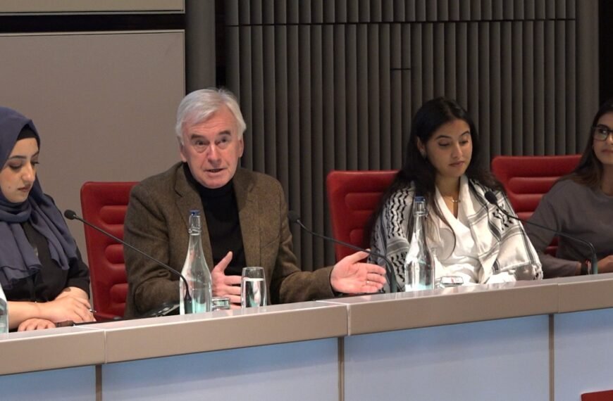 İngiltere Hükümeti, İşçi Partisi Müslüman Konferansı'nda İslamofobi ve Gaza ile Yüzleşti