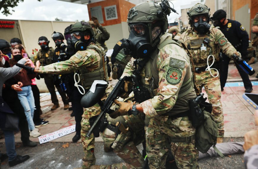 Trump'ın Görevine Başlamasından Beri 100,000 Yabancı Vizesi İptal Edildi