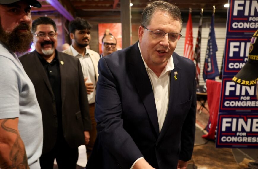 Demokratlardan Müslüman karşıtı Randy Fine için istifa çağrısı