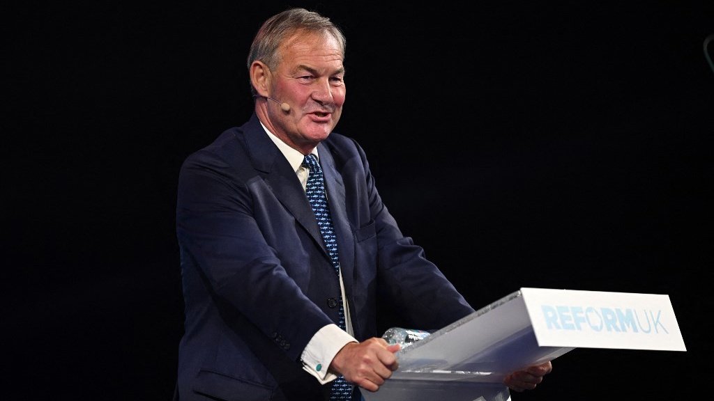 Elon Musk destekli Restore Britain Partisi sağcı vizyonla başladı