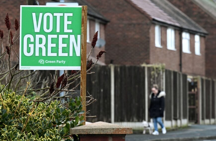 Gorton ve Denton: İşçi Partisi bizi hayal kırıklığına uğrattı, Reform'a koltuğu verebilir.