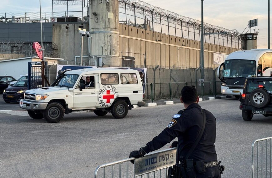 İsrailli Yerleşimciler Filistinli Mahkumların 'Safari' Turuna Katıldı