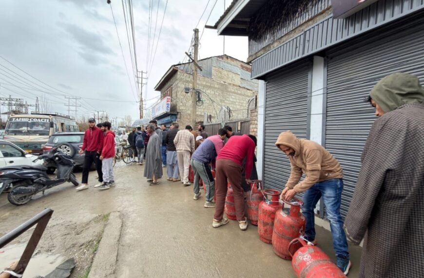 İran Savaşı ve Hürmüz Şoku, Güney Asya'daki Hayat Pahalılığını Artırıyor