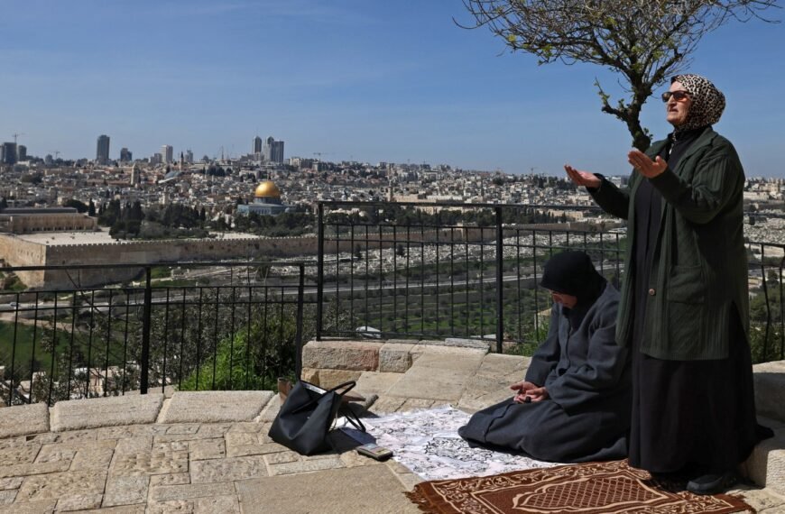 Jerusalem'de İbadet, Baskı ve Korkuyla Gölgelendi