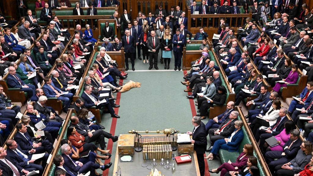 Yeşiller ve Liberal Demokratlar, ABD'nin İngiltere üslerini kullanımı için parlamento oylaması talep etti